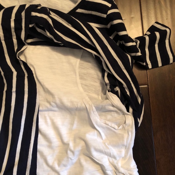 Gap maternity nursing top - Picture 5 of 5